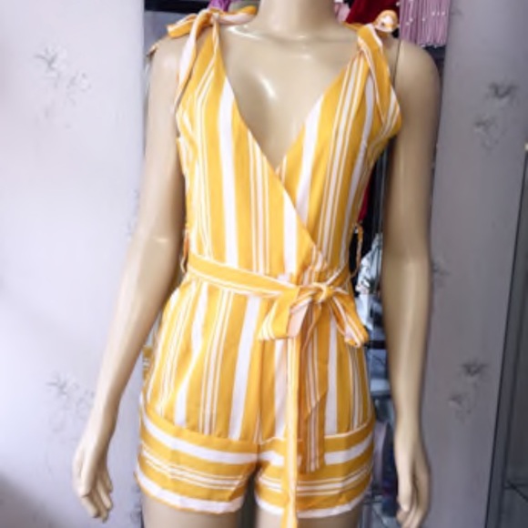 🏖🍍🍋One piece - Picture 2 of 8